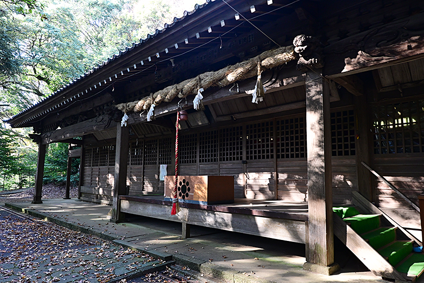 八菅神社の全景