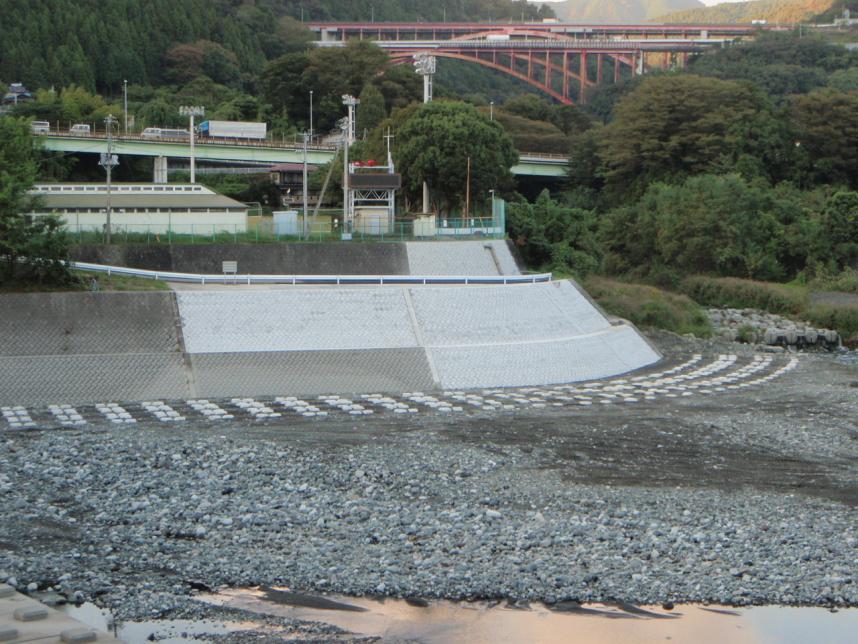 二級河川酒匂川（山北町山北）災害復旧工事