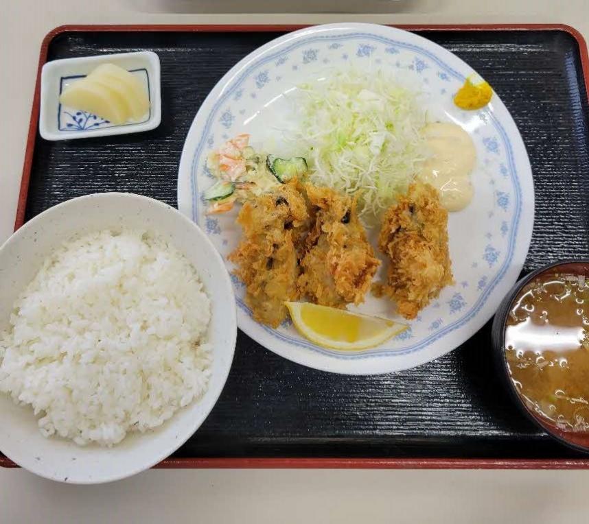 岩ガキのフライ定食