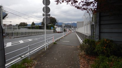 東名高速道路高架