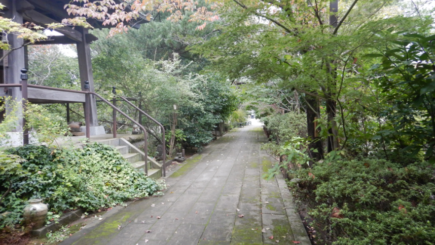 龍峰寺境内