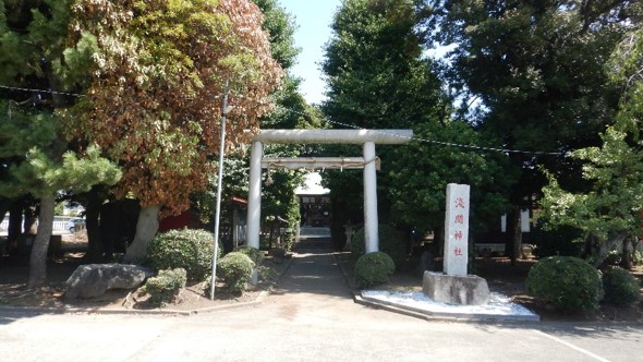 浅間神社境内