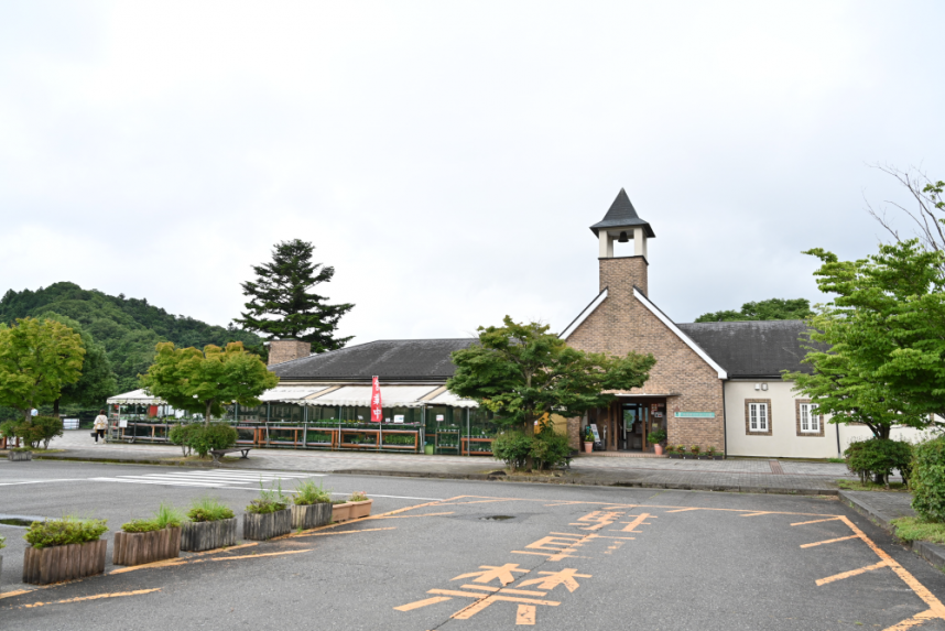 鳥居原ふれあいの館_正面からの写真