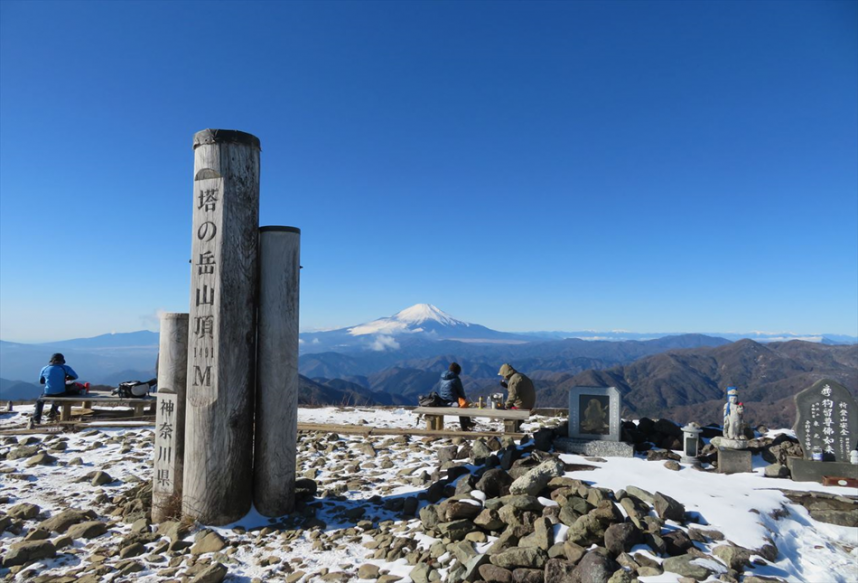 221212塔ノ岳山頂