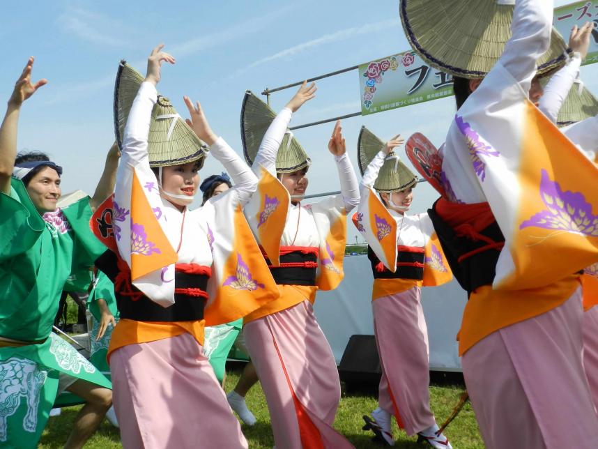 阿波踊りの様子