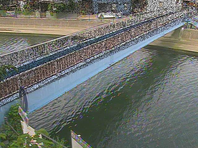 鷹取川人道橋付近 [Takatorigawa Pedestrian Bridge] のカメラ画像